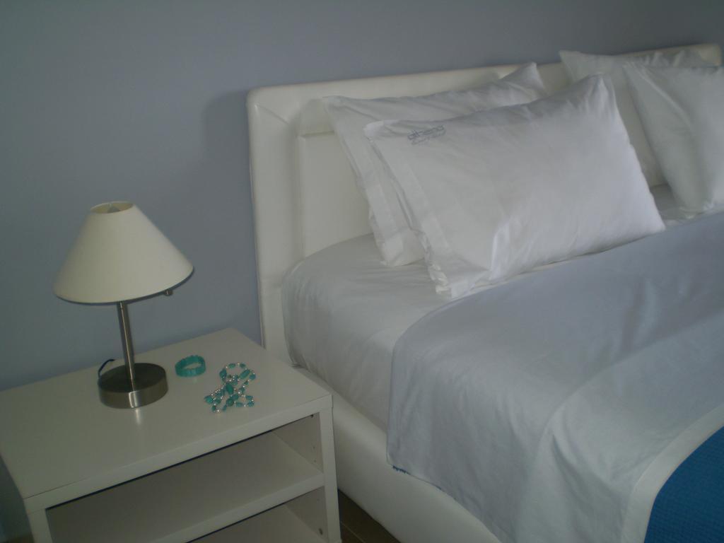 Athena Hotel Milopotamos  Habitación foto
